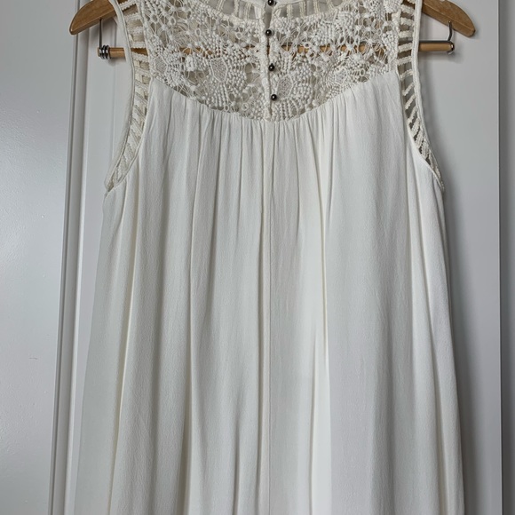 White Dress with Ivory Crochet Neckline - Picture 3 of 5